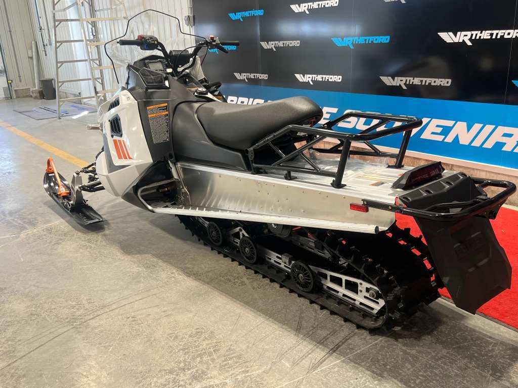 Polaris 550 Voyageur 144 ES 2024 à vendre
