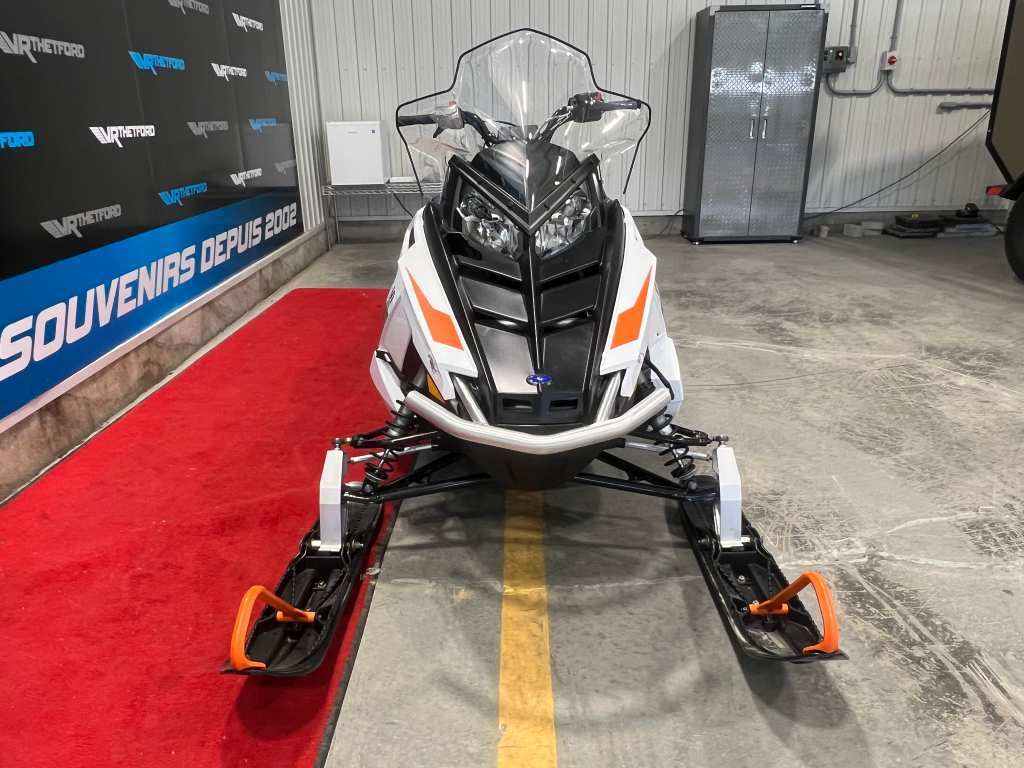 Polaris 550 Voyageur 144 ES 2024 à vendre