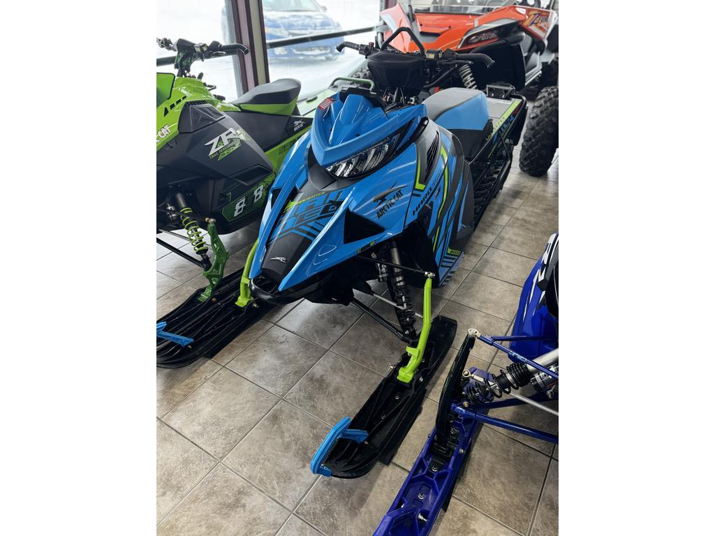 Arctic Cat M8 HARDCORE ES 146 2024 à vendre