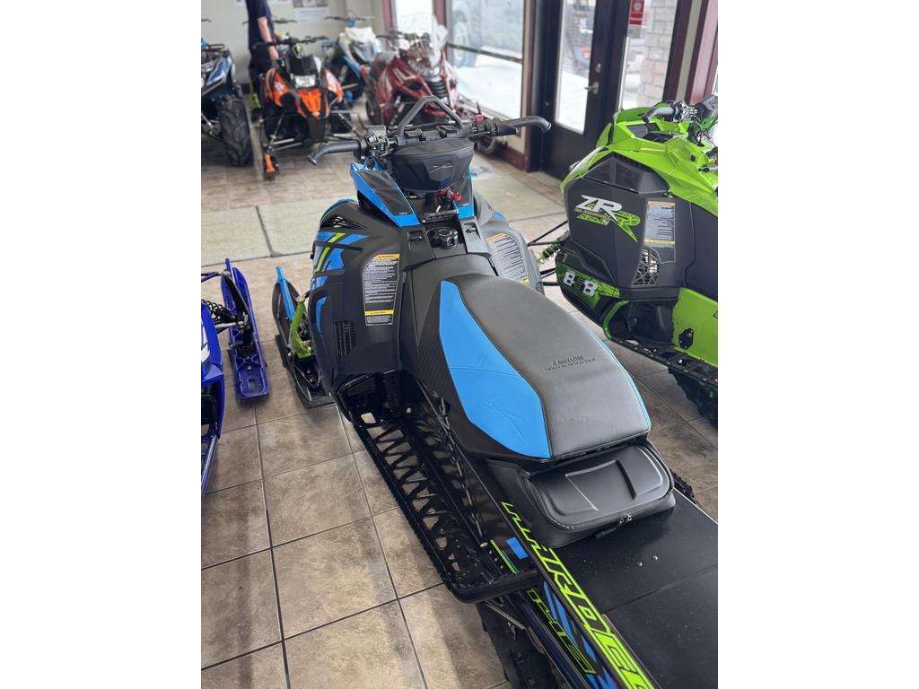 Arctic Cat M8 HARDCORE ES 146 2024 à vendre