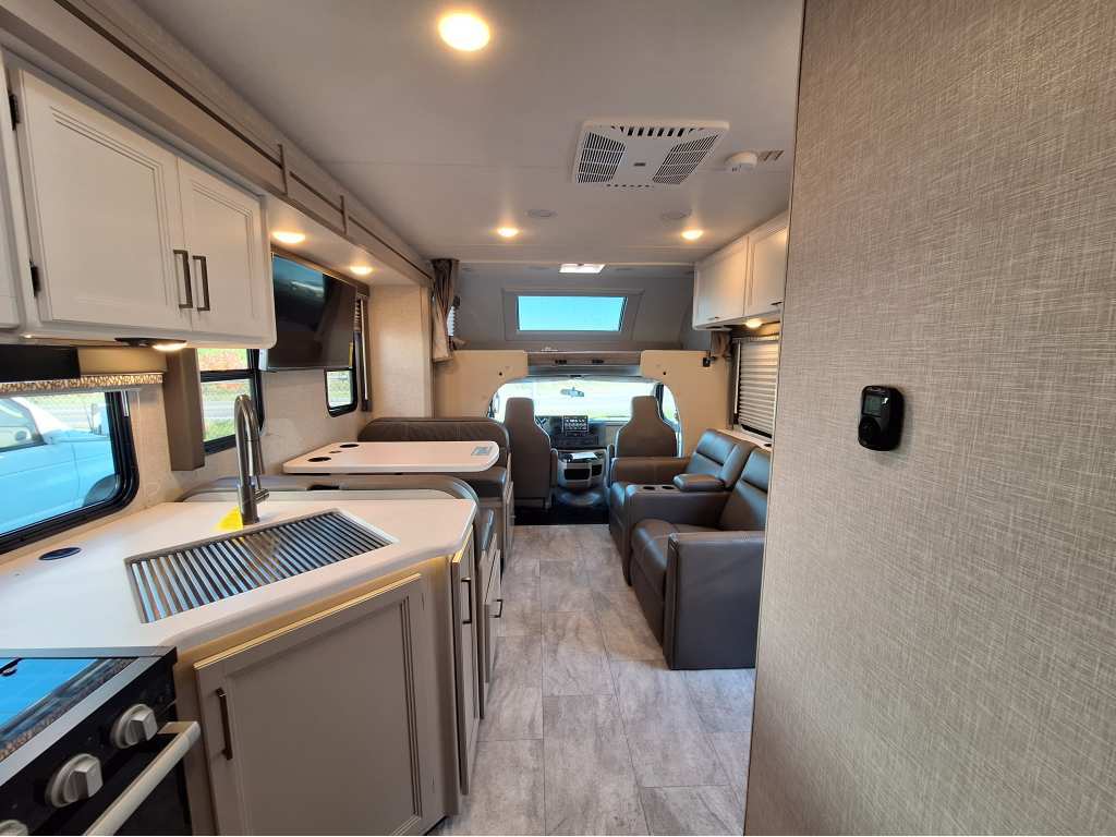 Thor Motor Coach Echelon LC28 ESSENCE 2025 à vendre