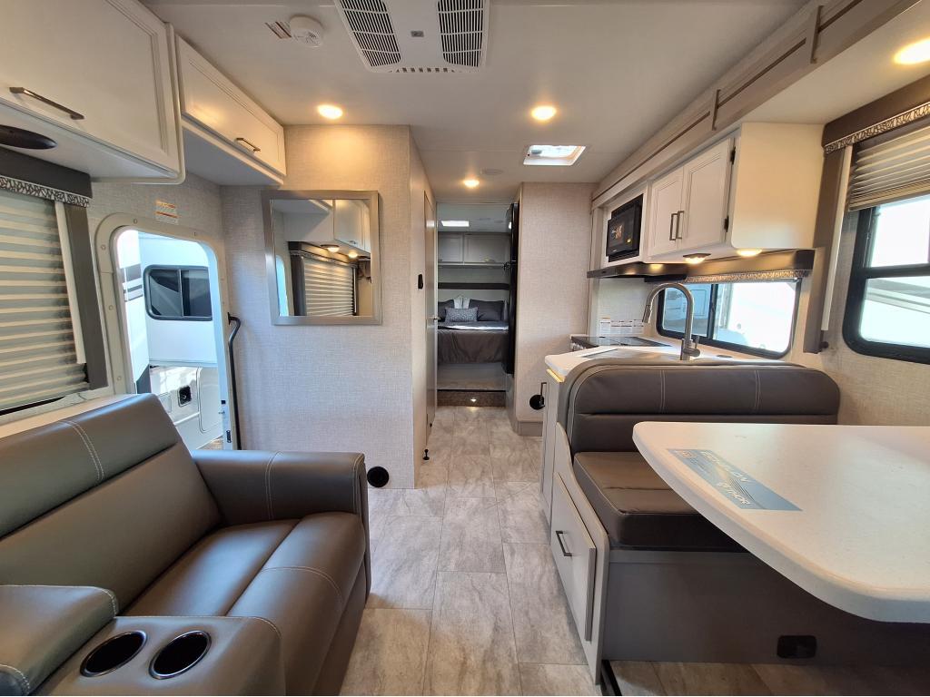Thor Motor Coach Echelon LC28 ESSENCE 2025 à vendre