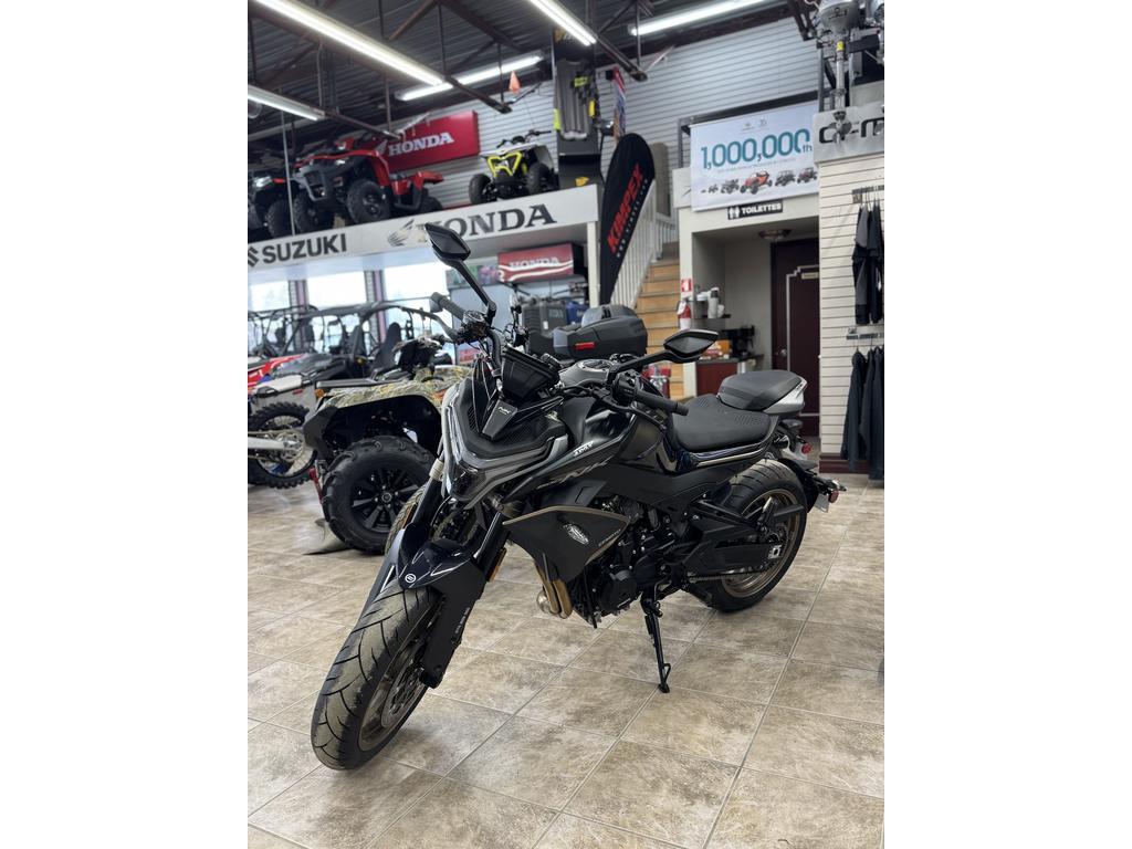 CFMOTO 800NK 2024 à vendre