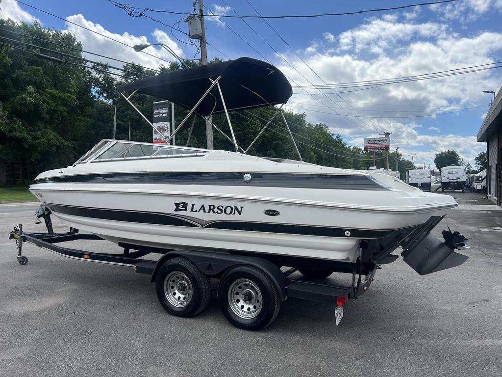 Larson LXI 228 2005 à vendre