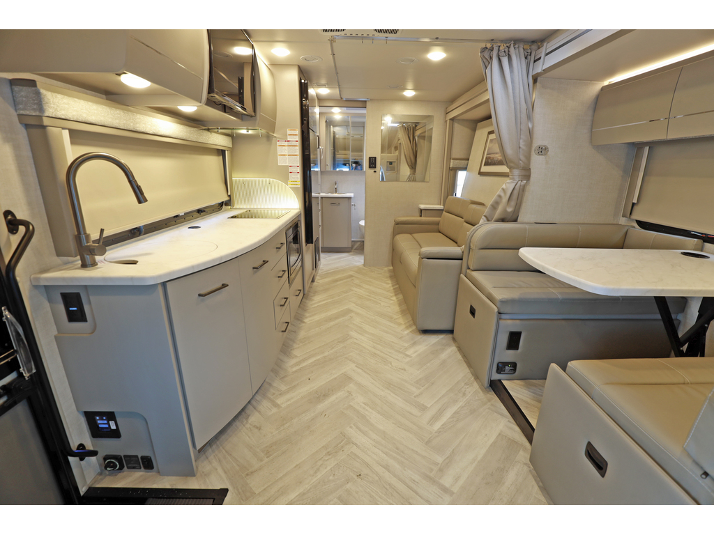 Thor Motor Coach Tiburon 2025 à vendre