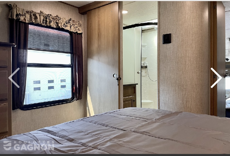 Roulotte Fifth Wheel 2015 de 36 pieds avec garantie de 4 ans à vendre