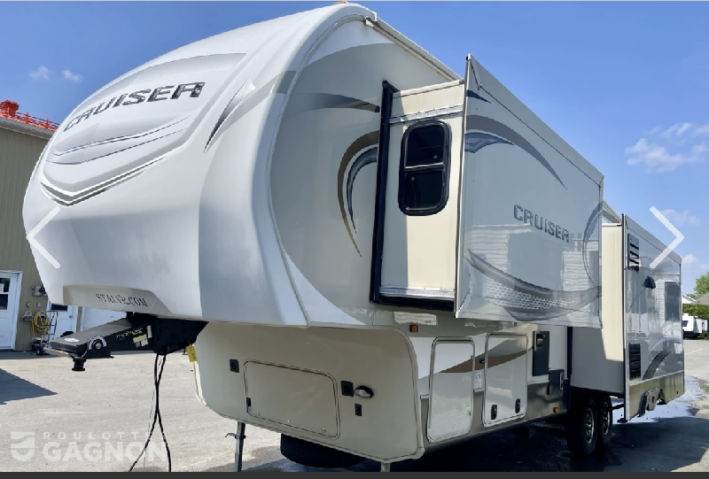 Roulotte Fifth Wheel 2015 de 36 pieds avec garantie de 4 ans à vendre