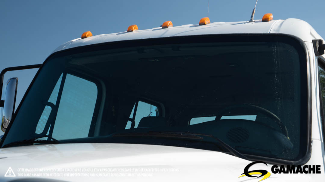 FREIGHTLINER M2 112 CAB & CHASSIS 2005 à vendre