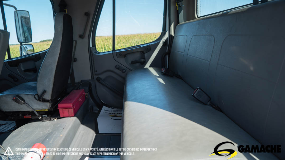 FREIGHTLINER M2 112 CAB & CHASSIS 2005 à vendre