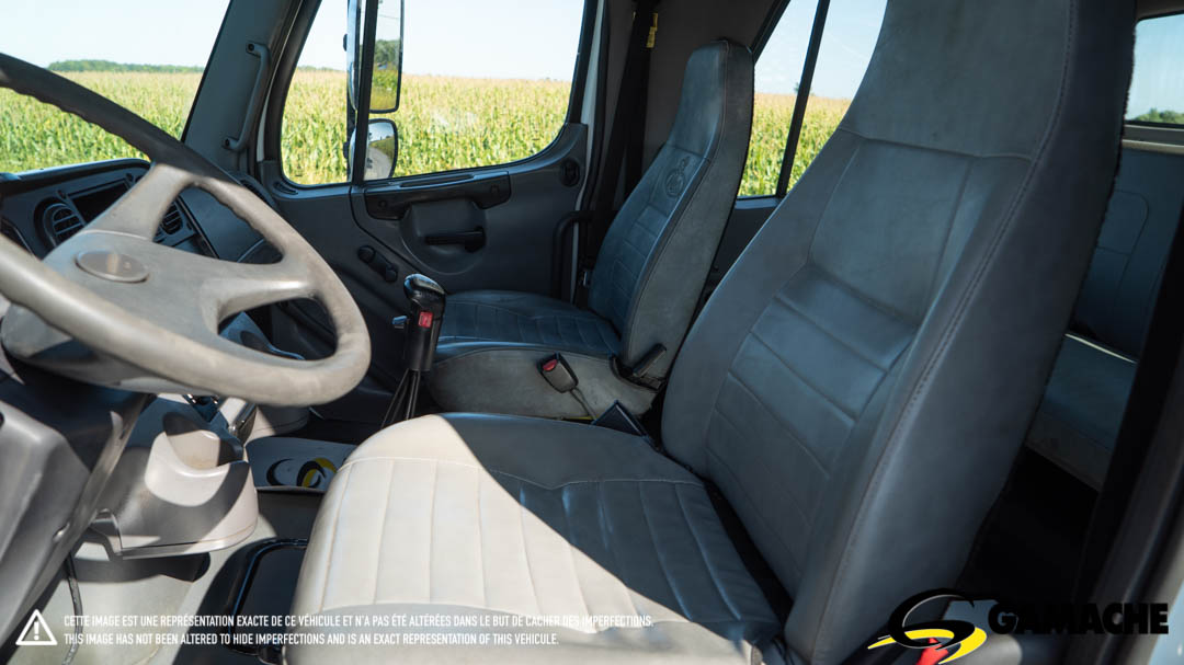 FREIGHTLINER M2 112 CAB & CHASSIS 2005 à vendre