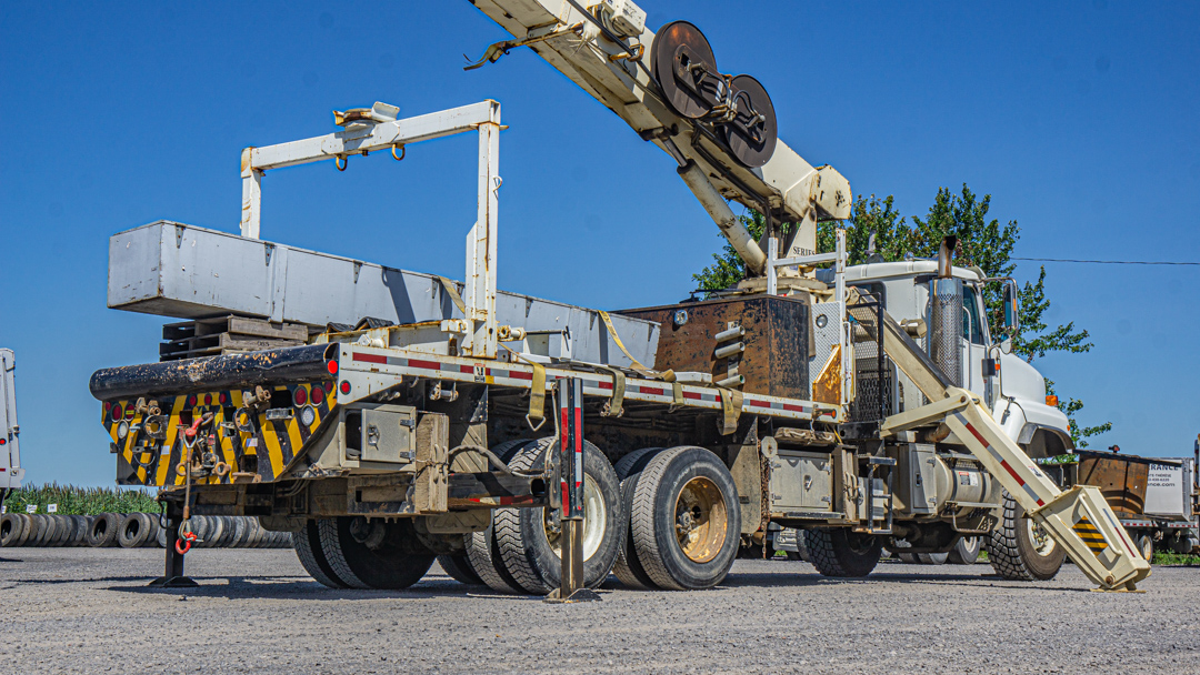 INTERNATIONAL 5600I BOOM CRANE TRUCK 2005 à vendre