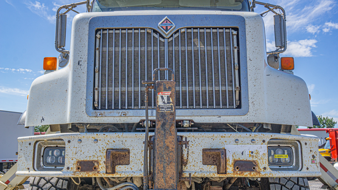 INTERNATIONAL 5600I BOOM CRANE TRUCK 2005 à vendre