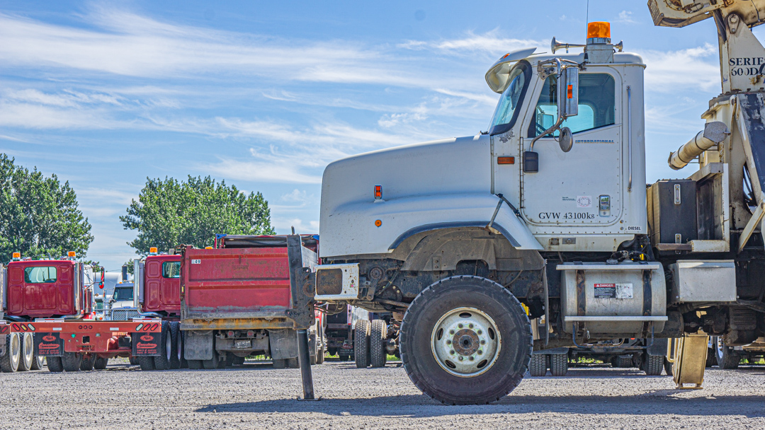 INTERNATIONAL 5600I BOOM CRANE TRUCK 2005 à vendre