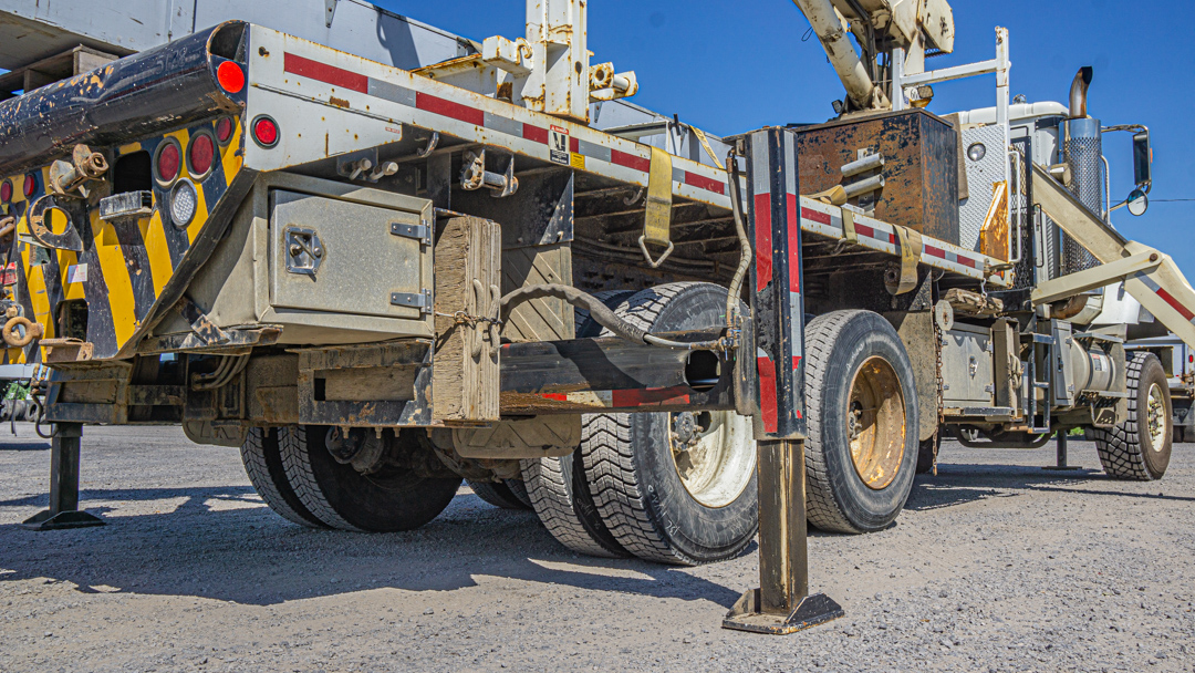 INTERNATIONAL 5600I BOOM CRANE TRUCK 2005 à vendre