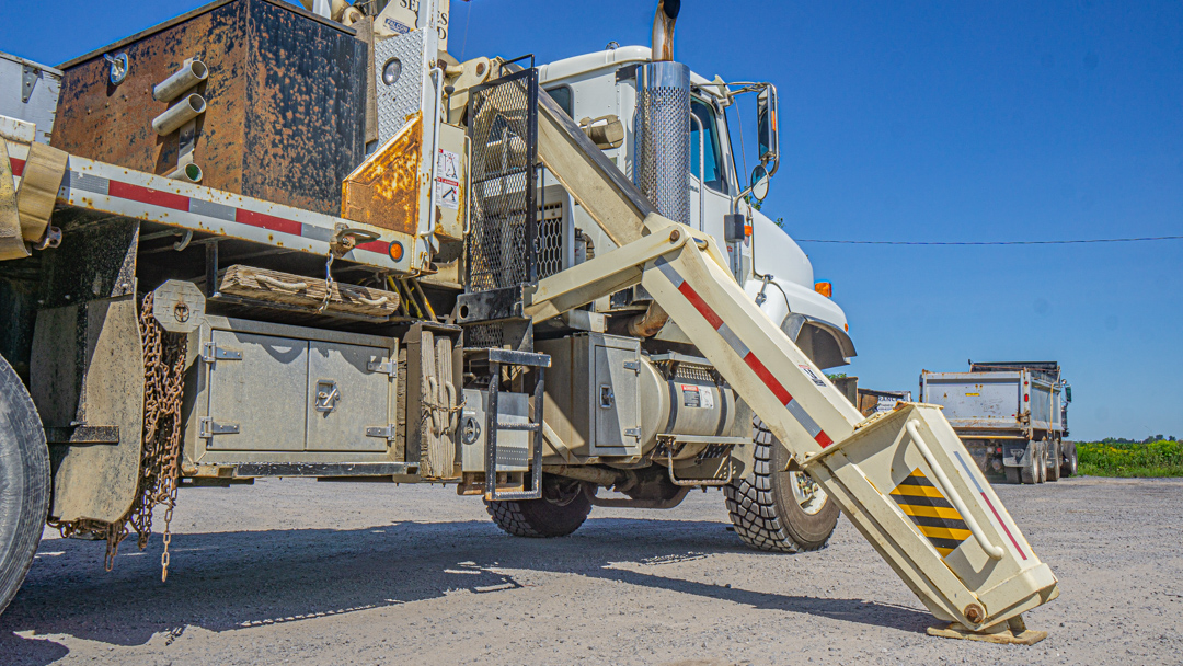 INTERNATIONAL 5600I BOOM CRANE TRUCK 2005 à vendre