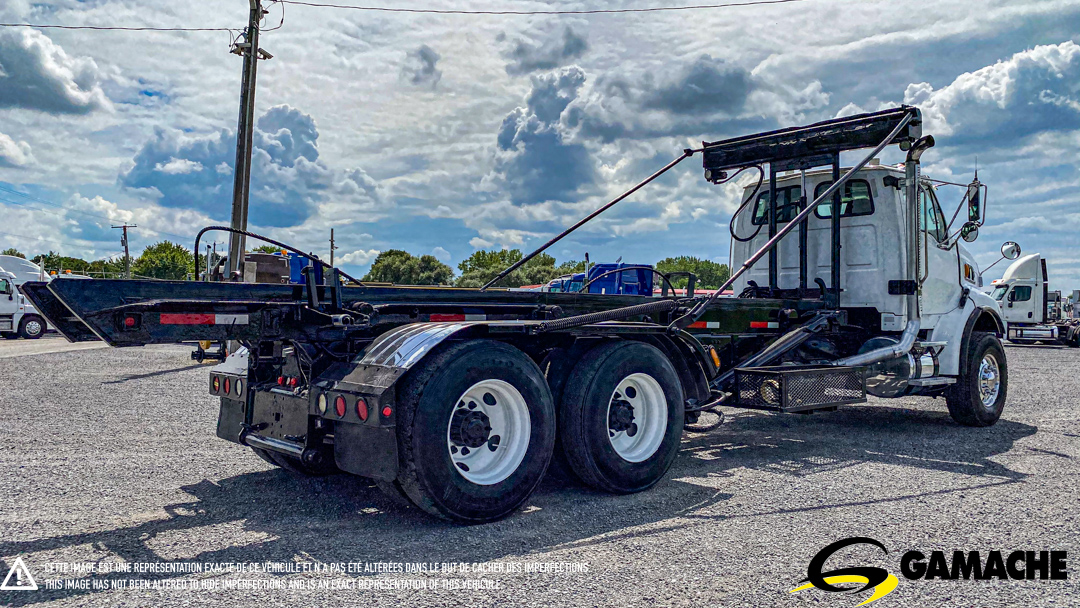 STERLING LT8500 ROLL OFF TRUCK 2008 à vendre