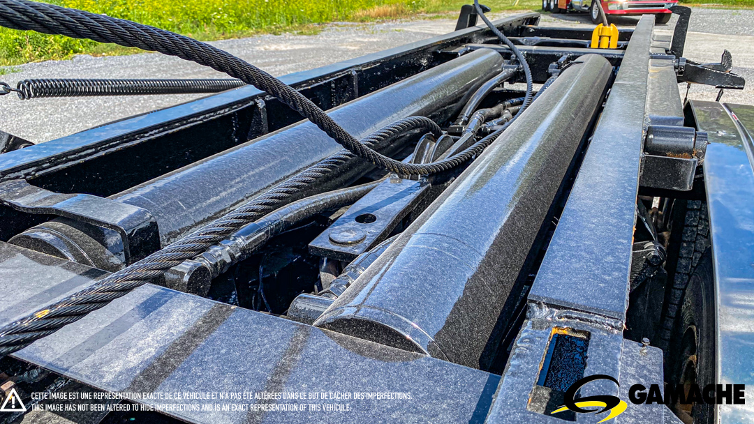 STERLING LT8500 ROLL OFF TRUCK 2008 à vendre