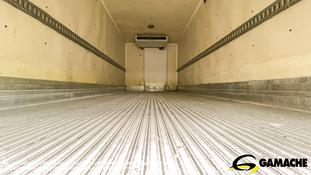 HINO 185 REEFER TRUCK THERMO-KING 2010 à vendre