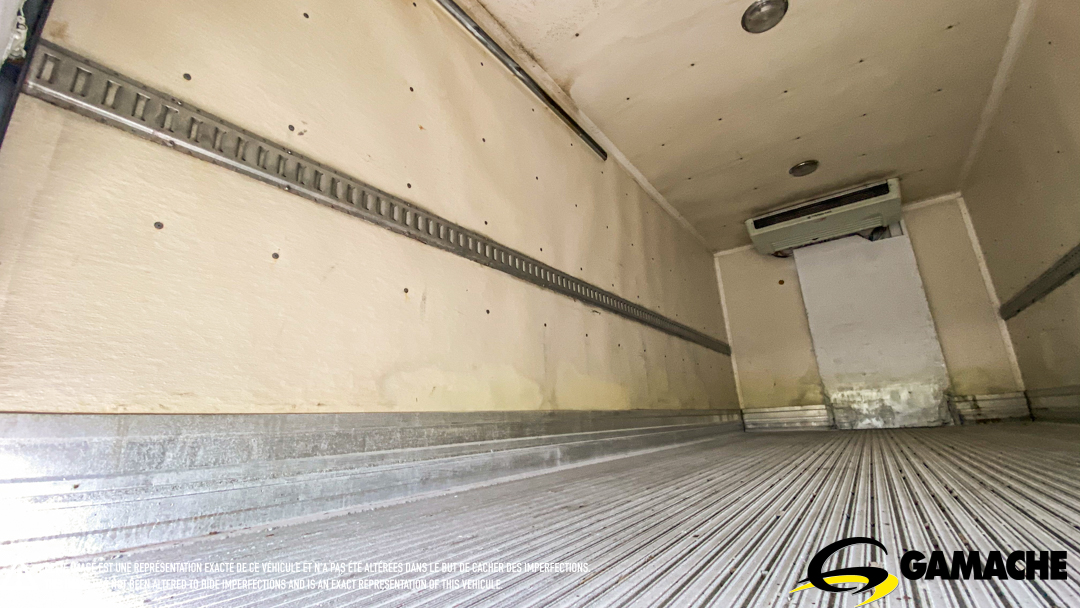 HINO 185 REEFER TRUCK THERMO-KING 2010 à vendre