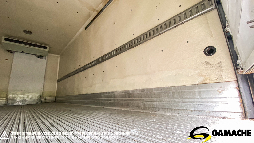 HINO 185 REEFER TRUCK THERMO-KING 2010 à vendre