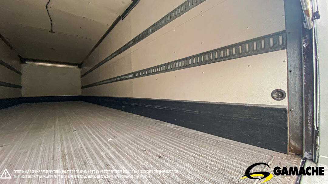 FREIGHTLINER M2 106 STRAIGHT BODY TRUCK DRY BOX VAN 2014 à vendre