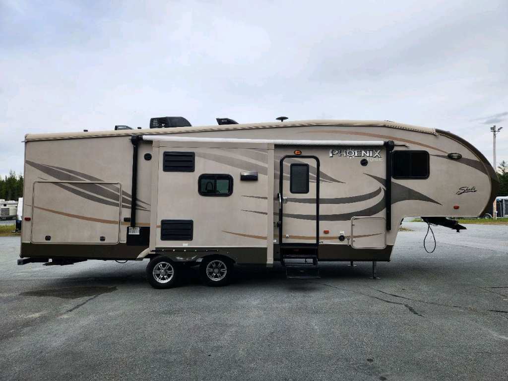 Shasta Phoenix 28RB XLT 2015 à vendre