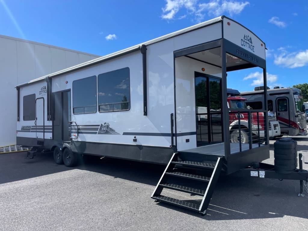 Cedar Creek Cottage 40CFD LOFT 2024