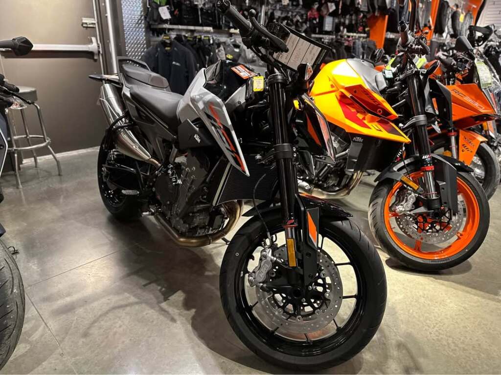 KTM 790 Duke 2024 à vendre