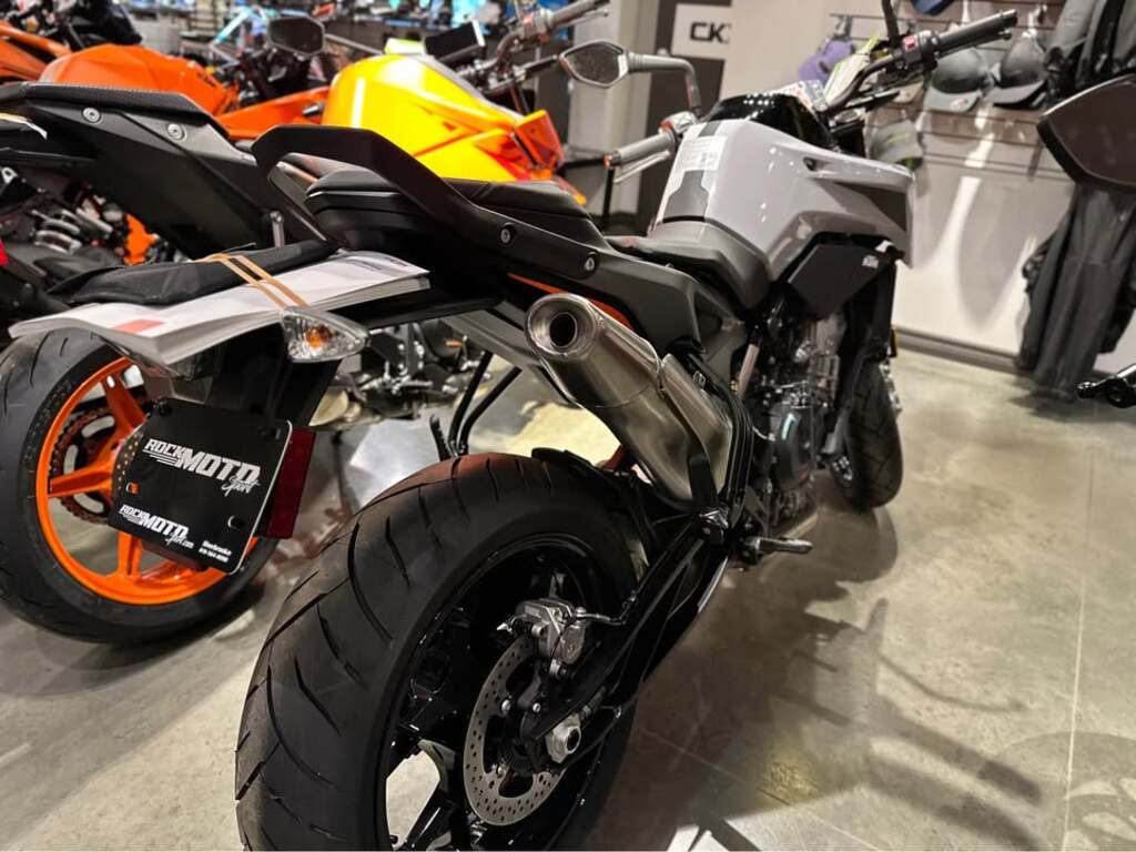 KTM 790 Duke 2024 à vendre
