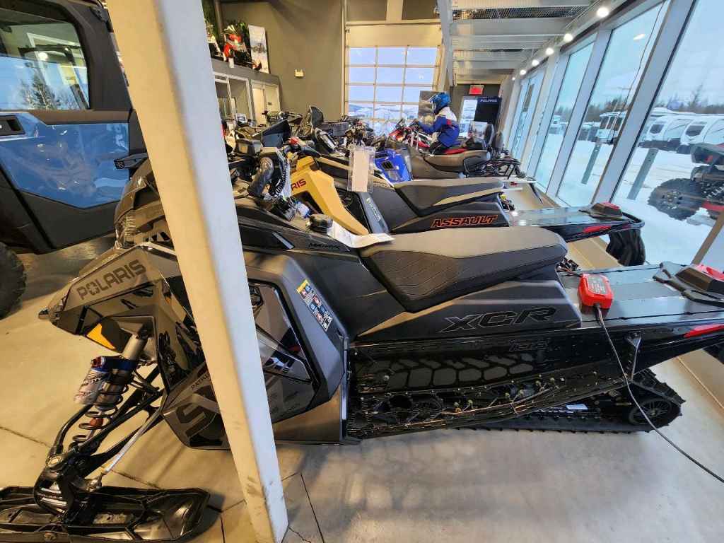 Polaris 9R INDY XCR 136 2025 à vendre