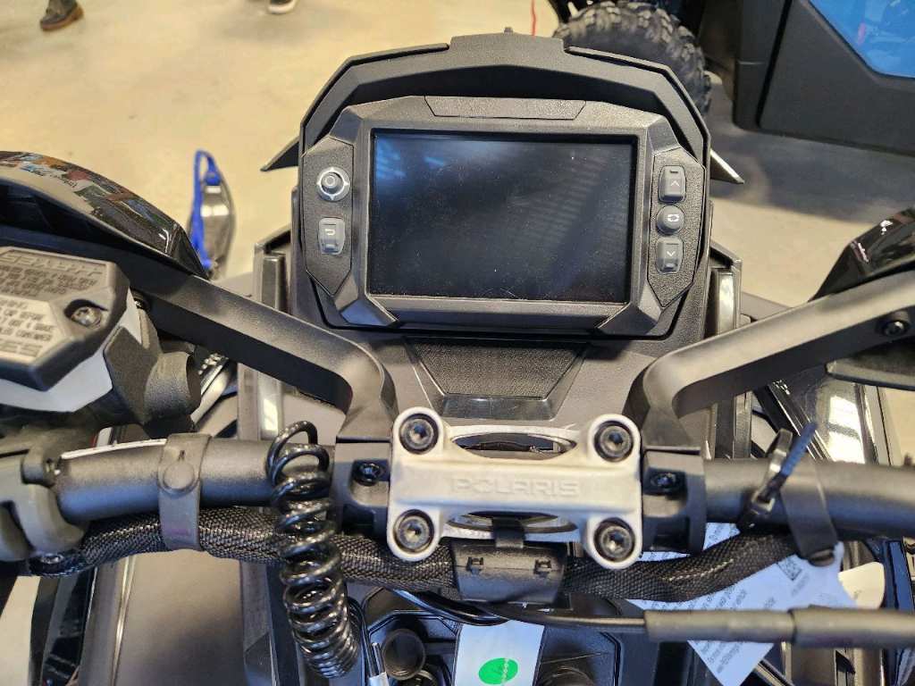 Polaris 9R INDY XCR 136 2025 à vendre