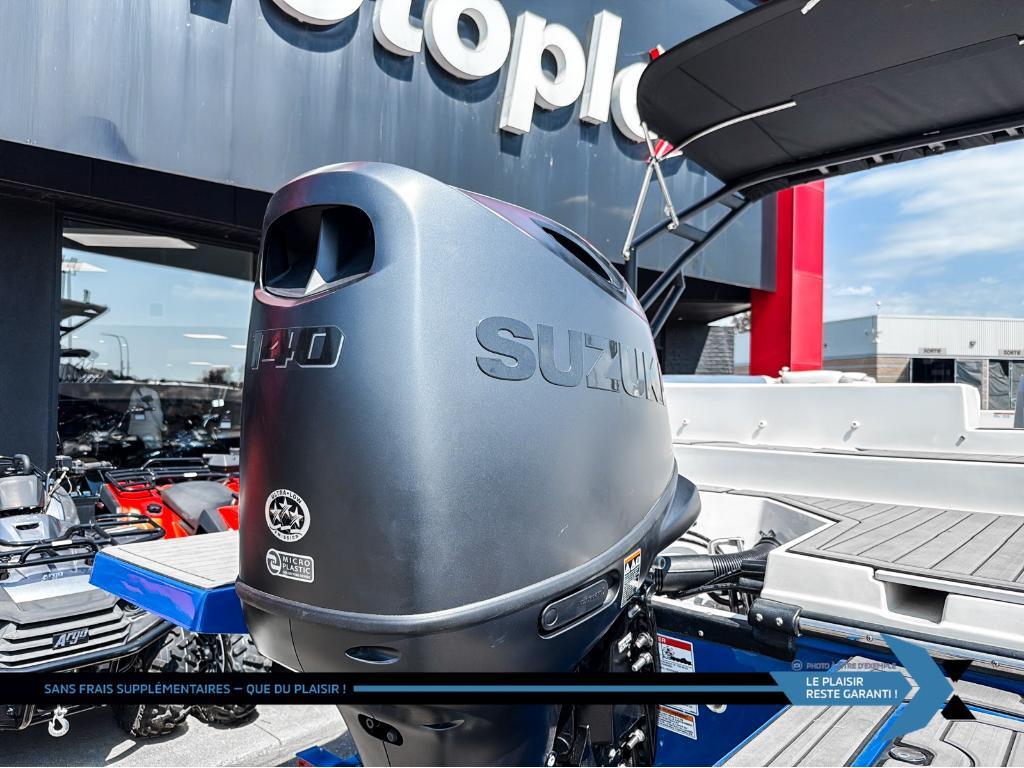 Starcraft SVX 211 OB 140hp deck boat bateau Ponté 2024 à vendre