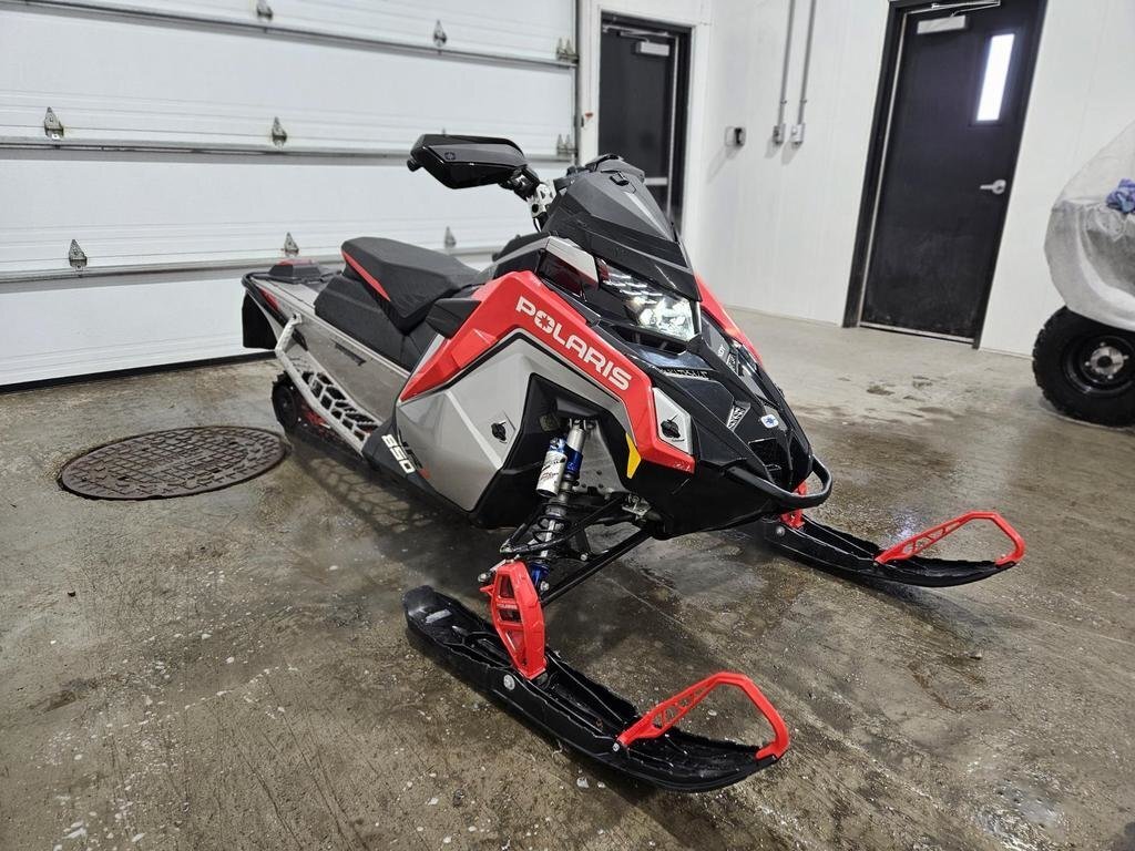Polaris INDY VR1 850 MATRYS 2021 à vendre