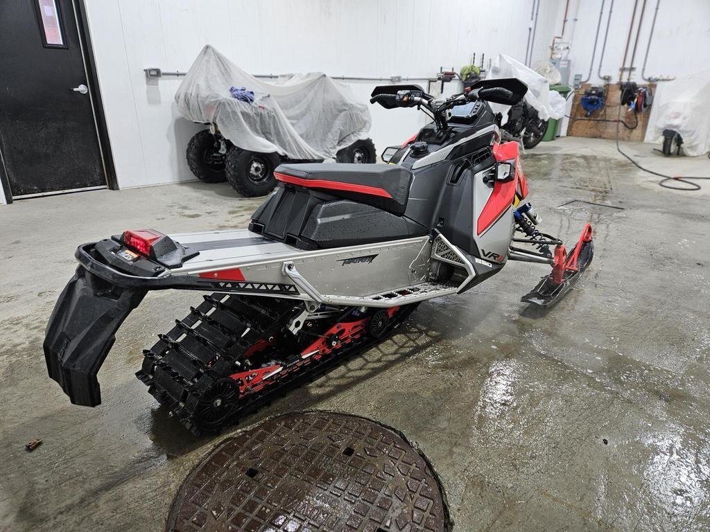 Polaris INDY VR1 850 MATRYS 2021 à vendre