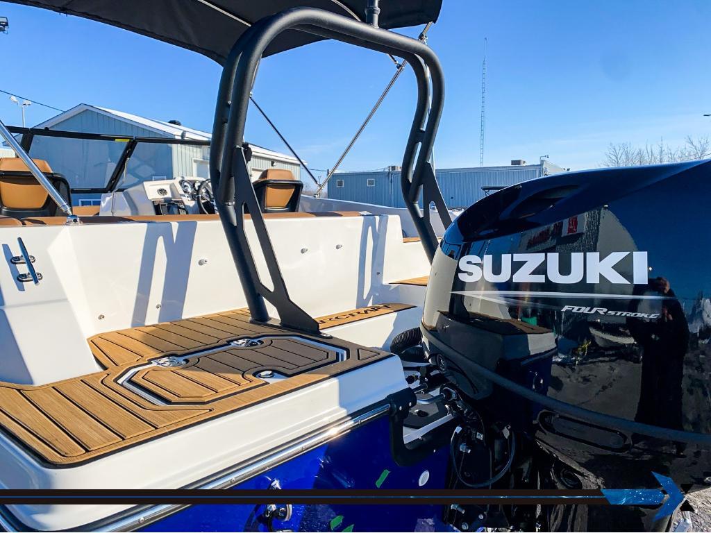 Starcraft SVX 190 OB 140HP deck boat bateau Ponté 2025 à vendre