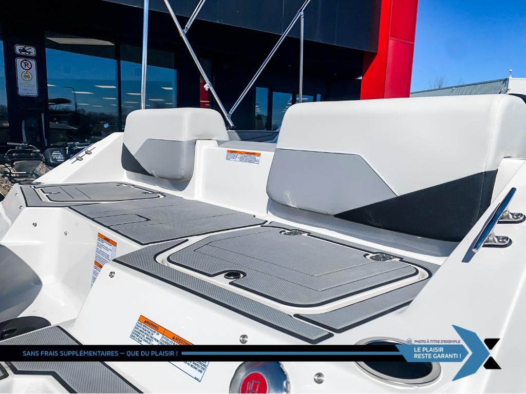 Starcraft SV 16 OB 75HP deck boat bateau Ponté 2025 à vendre