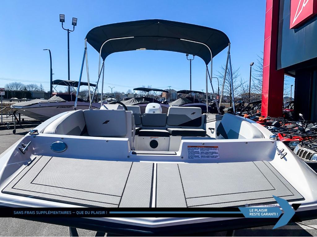 Starcraft SV 16 OB 75HP deck boat bateau Ponté 2025 à vendre