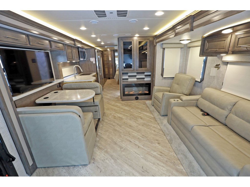 Entegra Coach Emblem 2024 à vendre