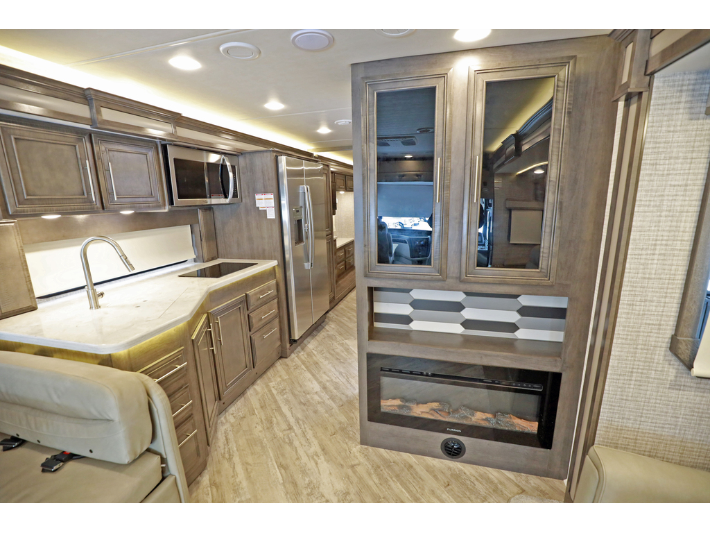 Entegra Coach Emblem 2024 à vendre