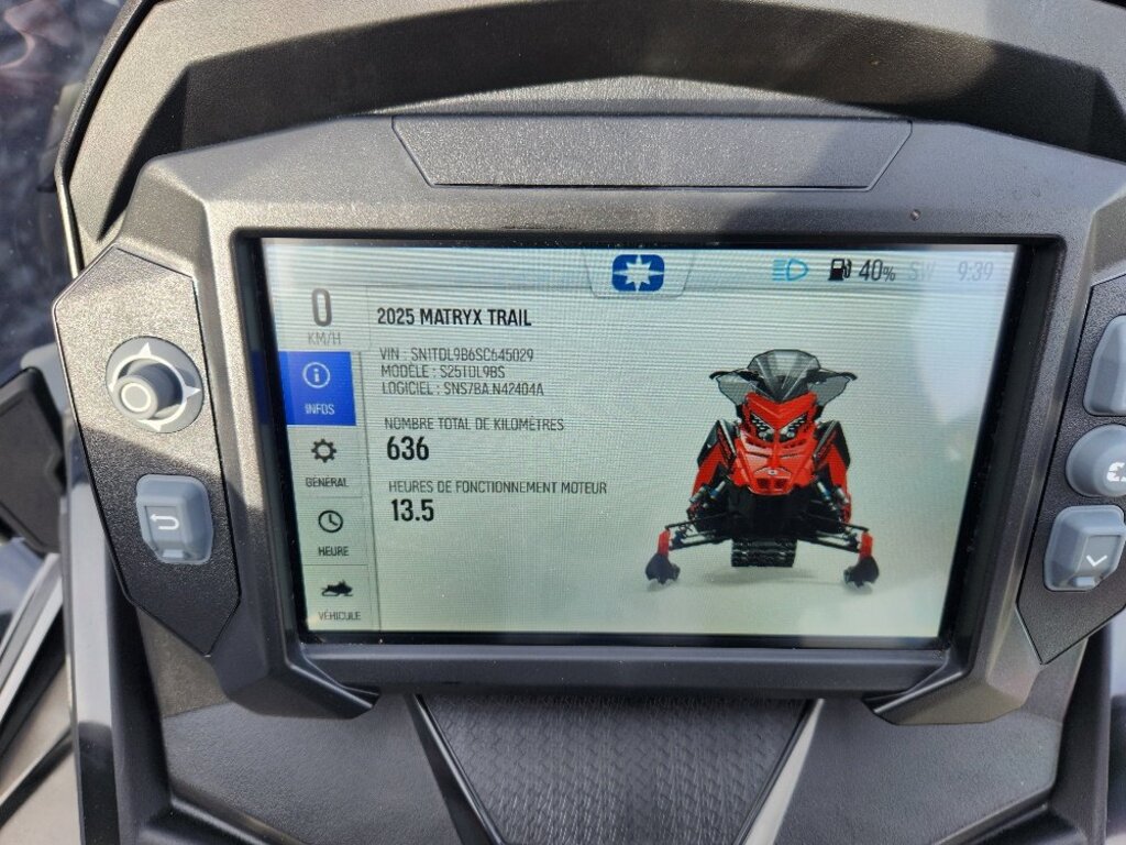 Polaris 9R INDY XCR 136 2025 à vendre