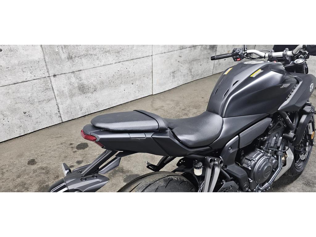 Yamaha MT07 2025 à vendre