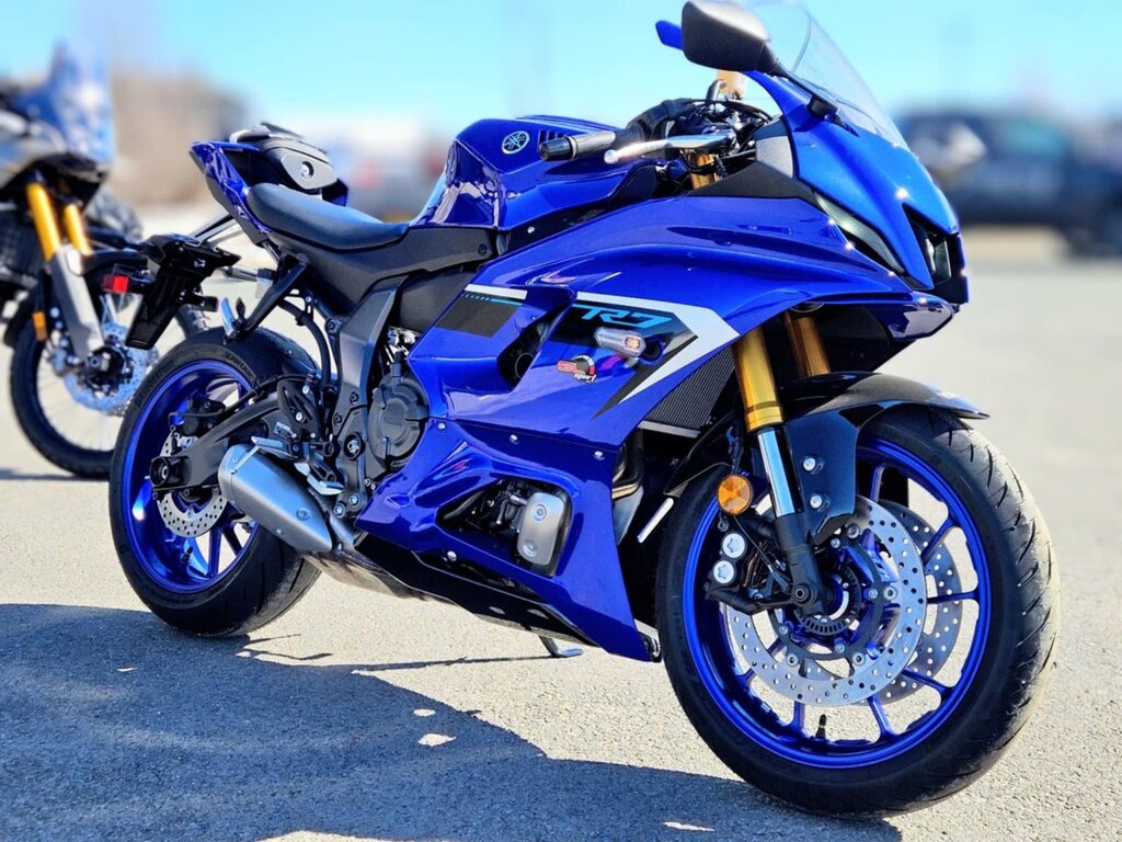 Yamaha R7 2025