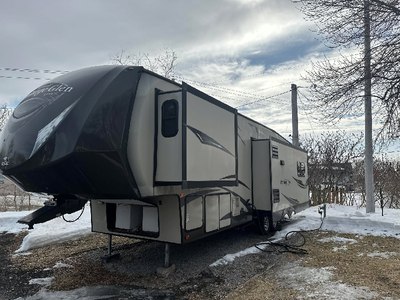 FIFTH WHEEL FOREST RIVER WILDWOOD HERITAGE GLEN LITE 2014 36 PIEDS ,3 SLIDE OUT * VENTE DE PARTICULIER * 418-932-6595 à vendre