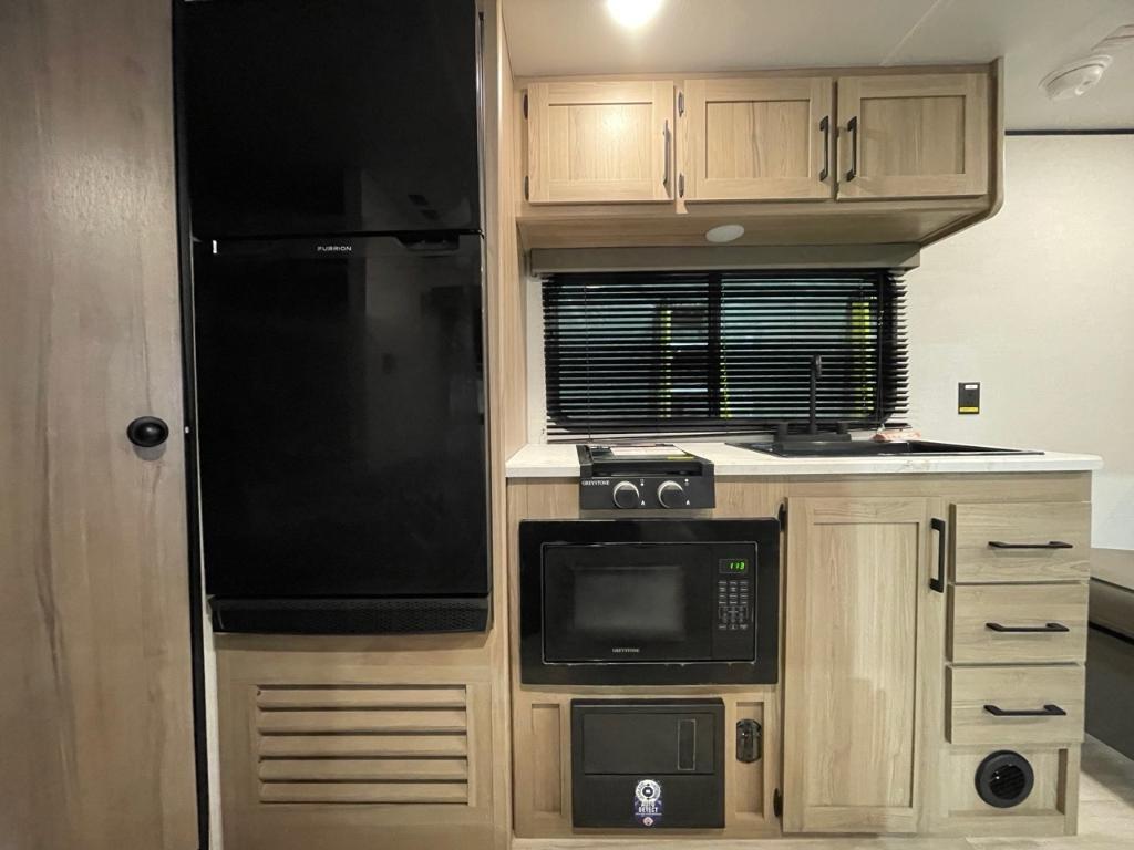 Coleman 23B 2025 à vendre