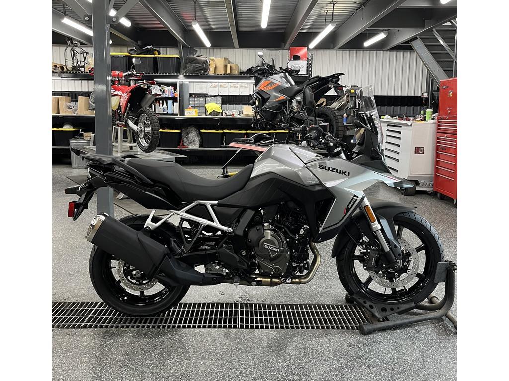 Suzuki V-STROM 800 2025