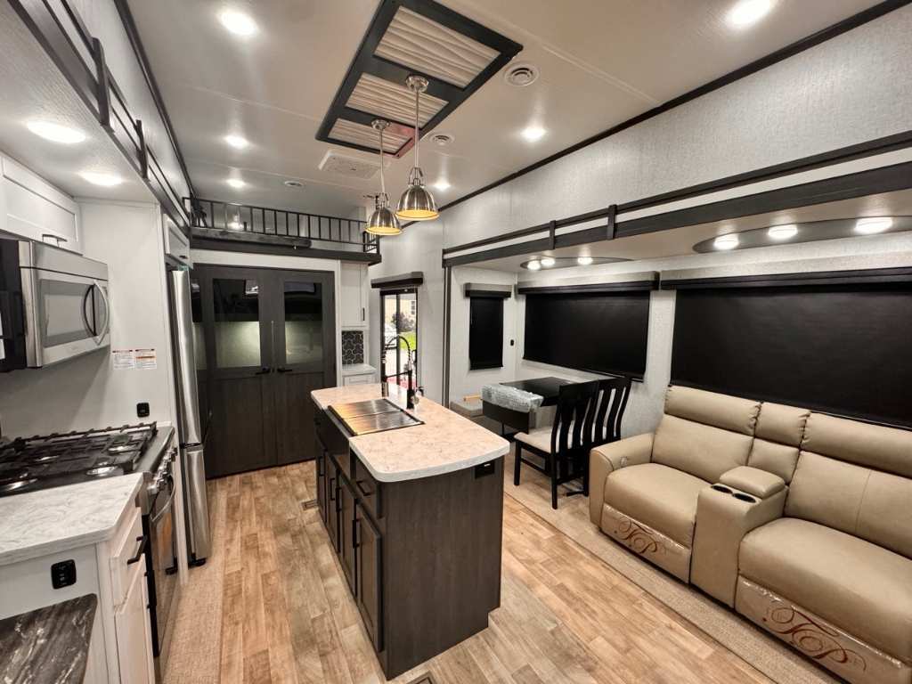 Keystone RV HAMPTON 375DBL 2025 à vendre