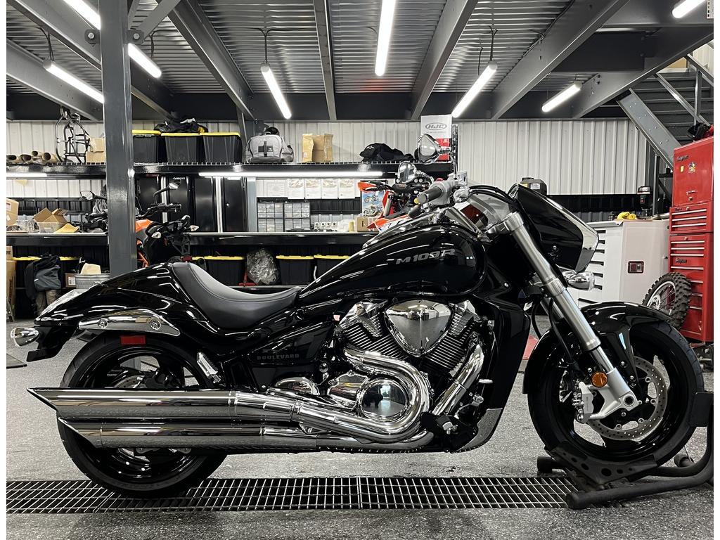 Suzuki Boulevard M109R 2025