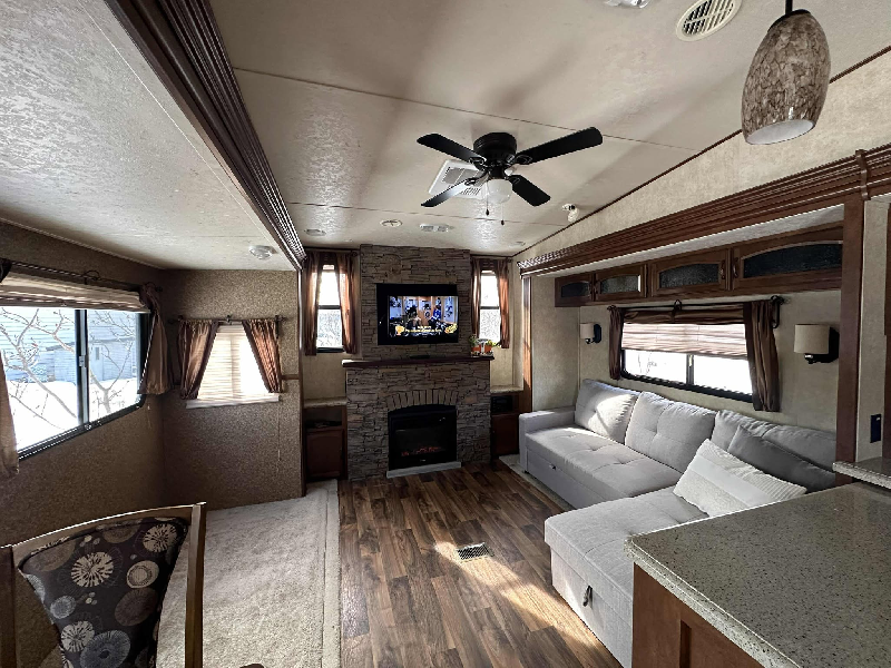 FIFTH WHEEL FOREST RIVER HERITAGE GLEN LITE 2014 36 PIEDS 3 EXTENTIONS DIVAN SECTIONNEL * VENTE DE PARTICULIER * 418-932-6595 à vendre