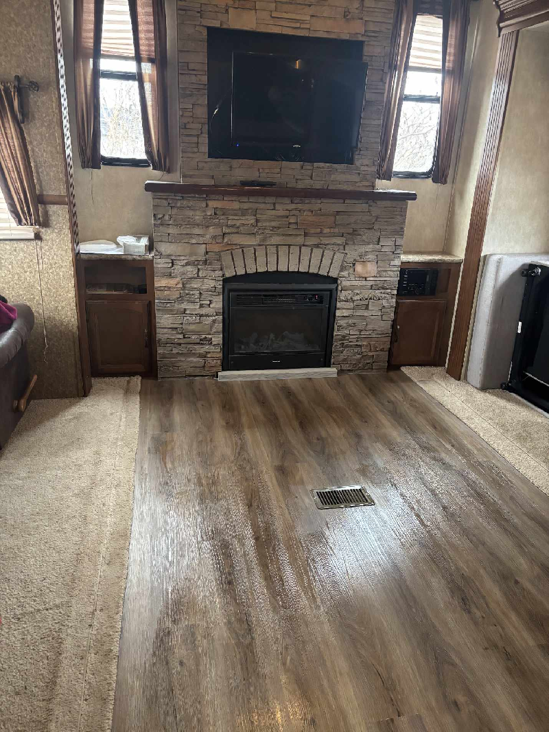 FIFTH WHEEL FOREST RIVER HERITAGE GLEN LITE 2014 36 PIEDS 3 EXTENTIONS DIVAN SECTIONNEL * VENTE DE PARTICULIER * 418-932-6595 à vendre