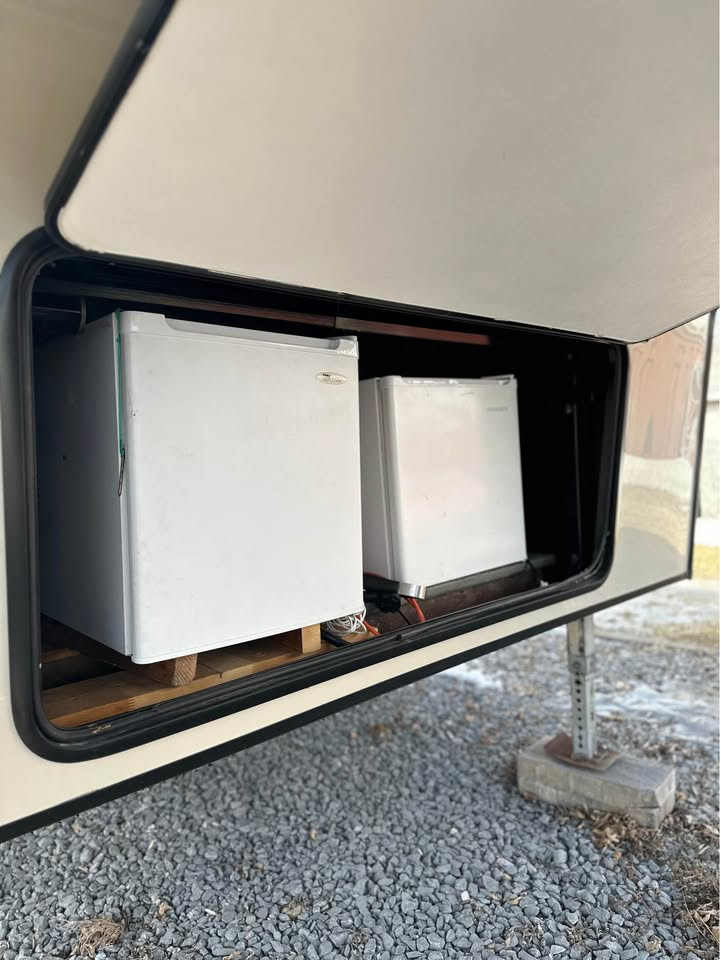 FIFTH WHEEL FOREST RIVER HERITAGE GLEN LITE 2014 36 PIEDS 3 EXTENTIONS DIVAN SECTIONNEL * VENTE DE PARTICULIER * 418-932-6595 à vendre